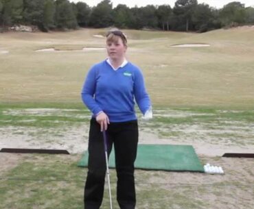 How ladies should grip the golf club - Golf tips