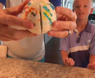 What's inside a Giant Jawbreaker?