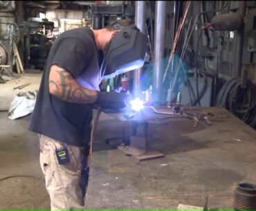 Local welder helps professional golfer with problem putter