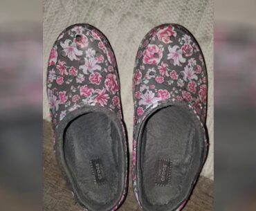 Review Crocs Women's Freesail Printed Floral Lined Clog Shoe, Floral/Black