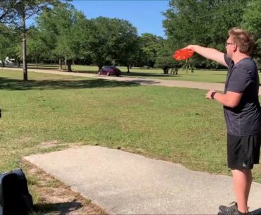 Esports Commentator Plays A Short Round of Disc Golf