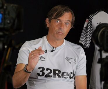 32Red Exclusive | Cocu Arrives in Derby