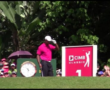 CIMB 2012 Day 3 Hole 1 Tiger tees off