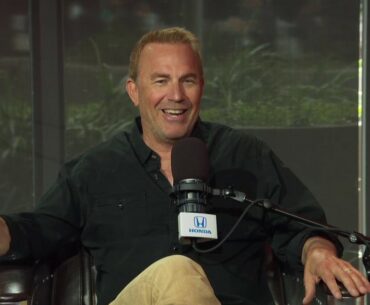 You'll Be Surprised by What Kevin Costner Keeps in His Golf Bag These Days | The Rich Eisen Show