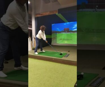 Latihan Driver Golf Simulator.