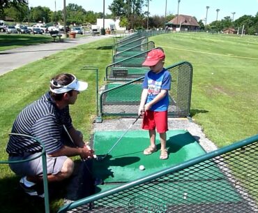 Aces Junior Golf Camp - pierwsza lekcja Sebastianka - Links & Tees Addison