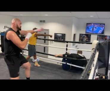 TYSON FURY WATCHING HIMSELF KNOCK DEONTAY WILDER OUT WHILST CHUCKING OUT COMBOS (IN CAMP FOOTAGE)