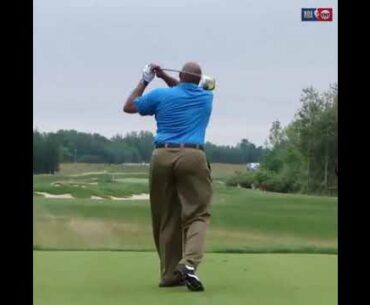 Charles Barkley's "super weird" funny golf swing. The Chuckster is back on the golf course.