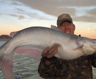 Winter Catfishing in Desert Snow Storm - Fishing with Muddy River Catfishing