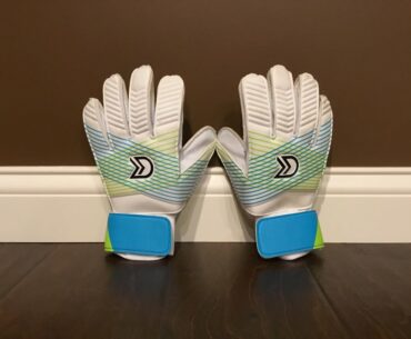 Product Review on DSG Adult Avon Soccer Gloves