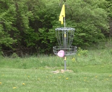 Those Disc Golf Shots That Make You Go "AAHH!!  Ace Runs and Missed Putts vs Spit Outs