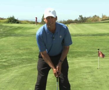 Golf Stroke Mechanics Tip | How to Properly Keep Your Golf Arms Connected While Putting