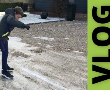VLOG wk7 - It's a Long one, but what else do you have to do ? - Haircut, Snowball Fight, Cat Love!
