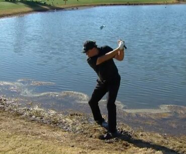 Phil Mickelson makes miraculous birdie from the mud