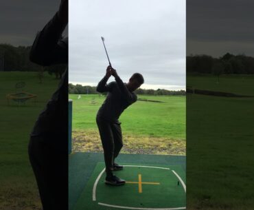 Should you keep the right knee bent in the golf swing? #SHORTS