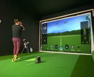 Trying ALMOST GOLFBALLS with the Skytrak golf simulator and compare them with  Titleist PRO V1