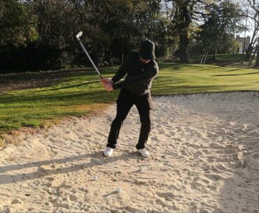 How to play bunker shots from fluffy sand and compact wet sand