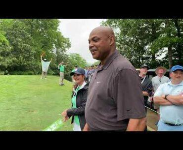 Charles Barkley shows off improved golf swing; Bo Jackson "I could kiss you"