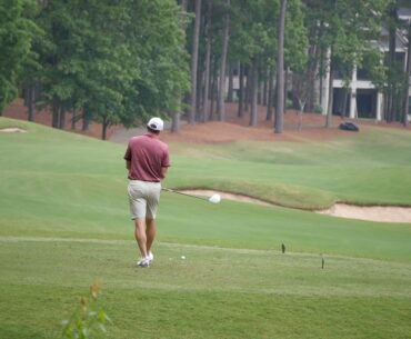 Shane Beamer golfing in 2021 Peach Bowl Challenge