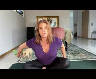 YOGA CLASS! Day 882 of yoga and gratefulness