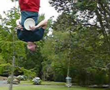 Simon Lizotte's 17-metre Spinning Jump Putt at Bella Rakha DGC, NZ.