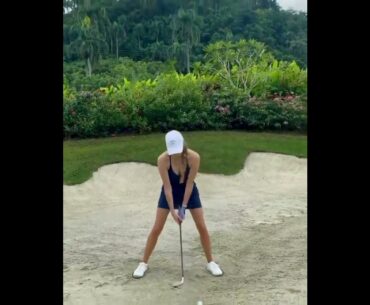 ⛳Hey You!! Watch me doing this Swing!!  | Golf ladies  | Golf lady  | Golf Shorts | #Shorts