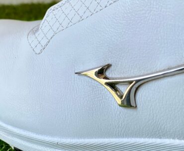 I can't believe how comfortable these golf shoes are! Mizuno Nexlite Pro