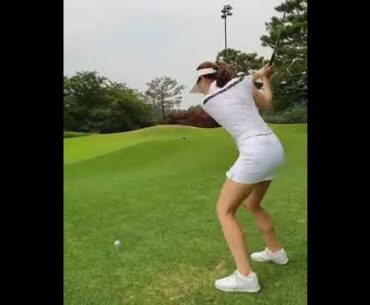 What a nice Clean Swing !! | Golf ladies  | Golf lady  | Golf Shorts | #Shorts