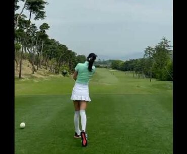 ⛳She just did it good shot!! | Golf ladies  | Golf lady  | Golf Shorts | #Shorts