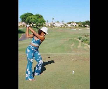 Nice golf dress👍🏻😎 ❤️❤️ #golf #shorts #golfgirl  #longdriver      | GOLF#SHORT