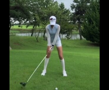 Beauty & Golf! Have a good game Dear Ladies all over the golf! #ladiesgolf, #golfshorts, #shorts