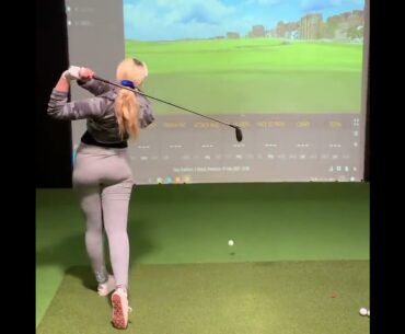 Terrific sound to that strike! 👏👏😃 ❤️❤️ #golf #shorts #golfgirl      | GOLF#SHORT