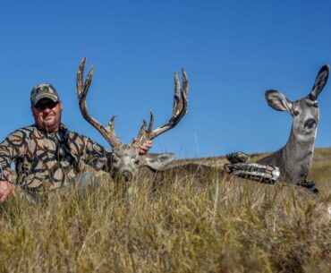 Bowhunting Kansas Mule Deer - Jarrod Fink - 2021 - Heads Up Decoy
