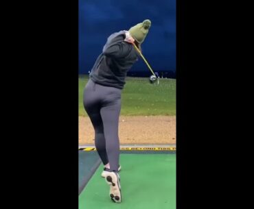 Awesome flexibility 👍  ❤️❤️ #golf #shorts #golfgirl      | GOLF#SHORT