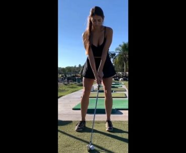 Sweet swing, it's too cold here to play ❤️❤️ #golf #shorts #golfgirl      | GOLF#SHORT