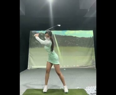 That is a great golf swing! #golf #short #golfbabes #golfgirl #girlthatgolf #golfqueen