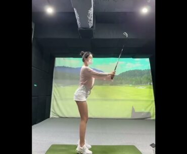 Perfect!! Left hip = cleared! #golf #short #golfbabes #golfgirl #girlthatgolf #golfqueen