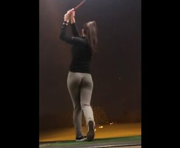 Bomb it down the middle 😉 ❤️❤️ #golf #shorts #golfgirl      | GOLF#SHORT