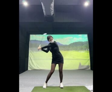 I try to copy your rhythm #golf #short #golfbabes #golfgirl #girlthatgolf #golfqueen