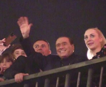 Milan, la pazza notte-scudetto di Berlusconi. Massimo Boldi: "Yes, Silvio is on fire"