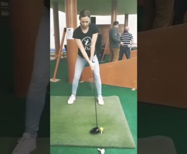 Hot women | Golf swing slow motion | Golf swing basics | Hot ladies #golf #shorts #golfgirl