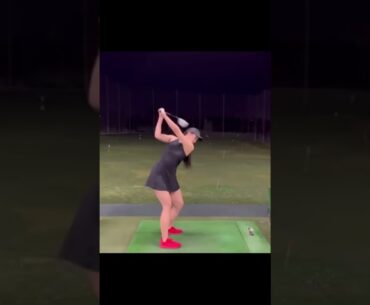 Hot women | Golf swing slow motion | Golf swing basics | Hot ladies #golf #shorts #golfgirl