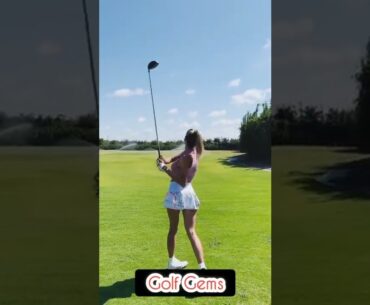 Amazing Hot Golf Shorts @briteresi Slim fit golfer #golf #girl #shorts #amazing