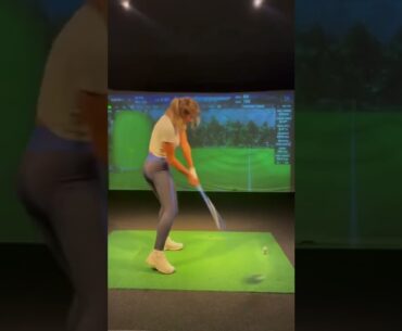 Hot women | Golf swing slow motion | Golf swing basics | Hot ladies #golf #shorts #golfgirl