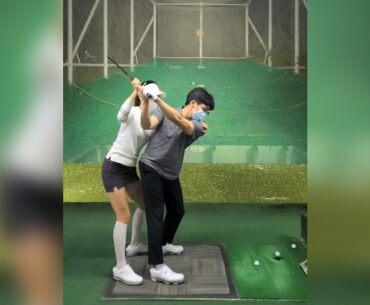 이 분 스윙 참 멋지네요^^ 역시 연습만이 답!!👏👏👏👏👏  | GOLF VN