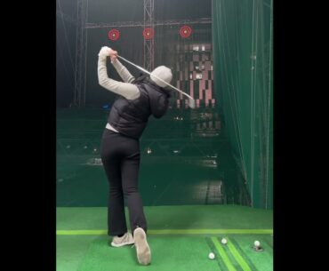 우와!! 활처럼 휘는 유연성 환상적이네  #golf #short  #골프  | GOLF VN