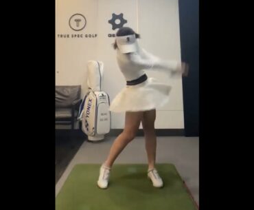 우와 완전 굿샷이에요!! 스윙도 스피드도 넘 좋으신걸요😍 #golf #short  #골프  | GOLF VN