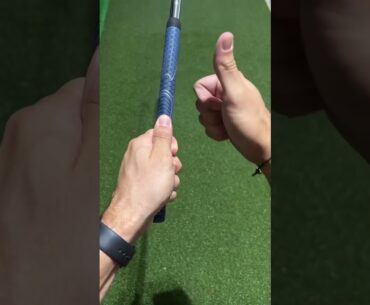 Correct vs incorrect golf grip!