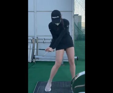 그립 잘 보니까 살살 잡고 올라가서 내려올 때 빡 세게 잡으시네요. Nếu  #golf #short  #골프  | GOLF VN