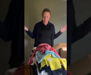 Miss Kira's unboxing women's golf apparel from Movetes Apparel.